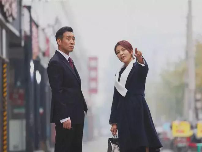 抱怨嘴里烟味太重于和伟一句话众人大笑龙8国际唯一网站刘涛于和伟拍吻戏事后