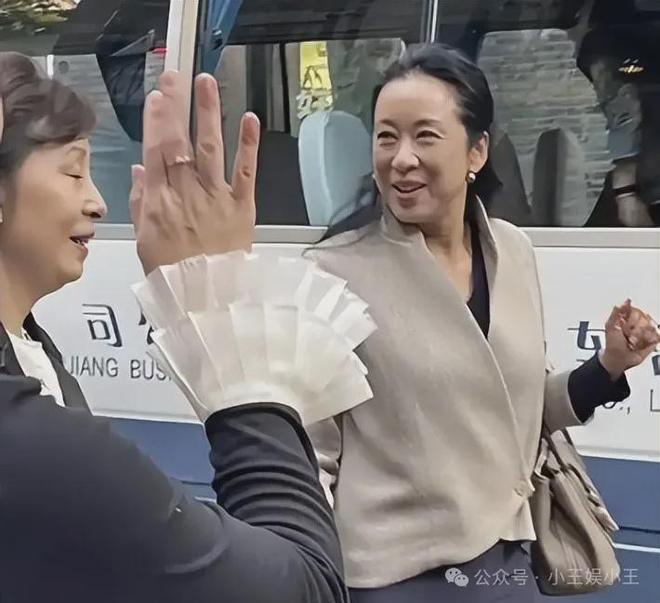 此生最骄傲的事情不是两次嫁入豪门龙8国际头号玩家万万没想到朱玲玲(图4)